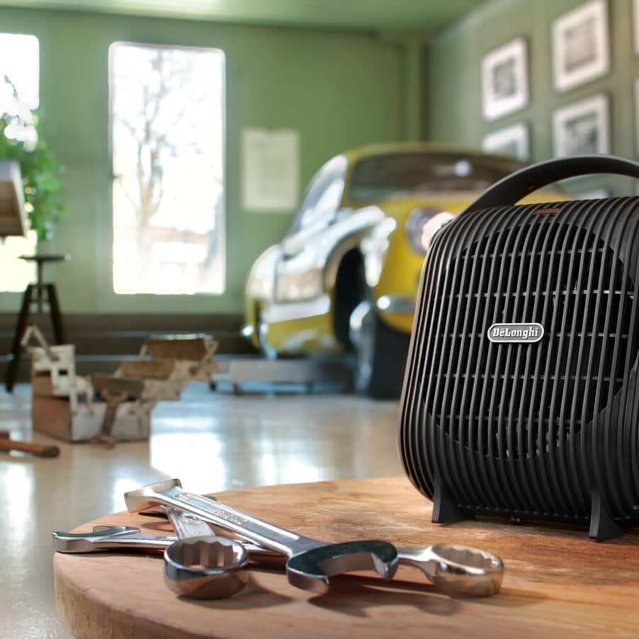 DeLonghi Capsule Hobby fan heater lifestyle view